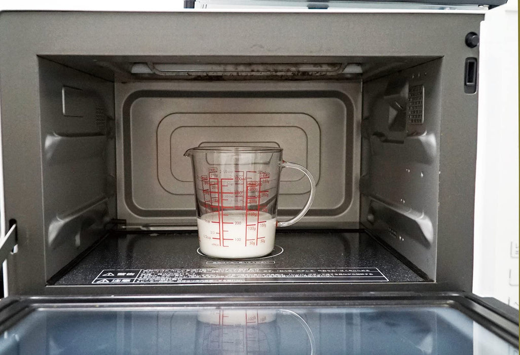 Hario Heat-Resistant Glass Measure Cup 500ml MJCW-50-R-BK-Kiichin - The #1 Place for Japanese Goods in Your Hand!