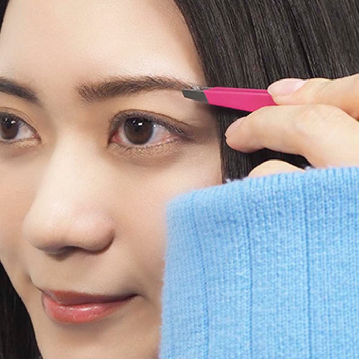 Green Bell Craftsmanship Tweezers Angled Tip Rose Slip-Free Pulls