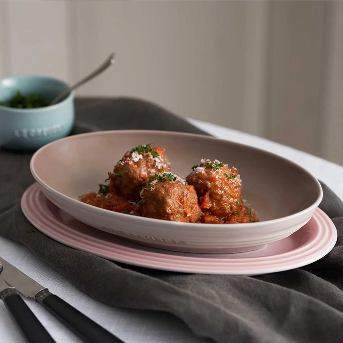 Le Creuset Oval Dish 9.1 Inch Nutmeg Heat and Cold Resistant Oven Safe Le Creuset